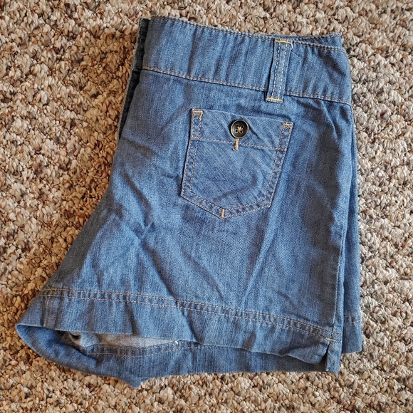 New York & Company Jean Shorts - Picture 3 of 5